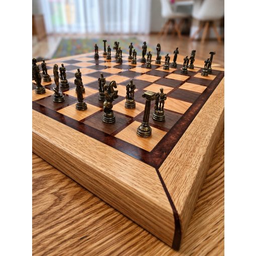 Regicide – Magnetic Vertical Chessboard